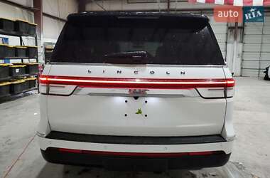 Позашляховик / Кросовер Lincoln Navigator 2022 в 