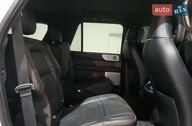 Позашляховик / Кросовер Lincoln Navigator 2022 в 