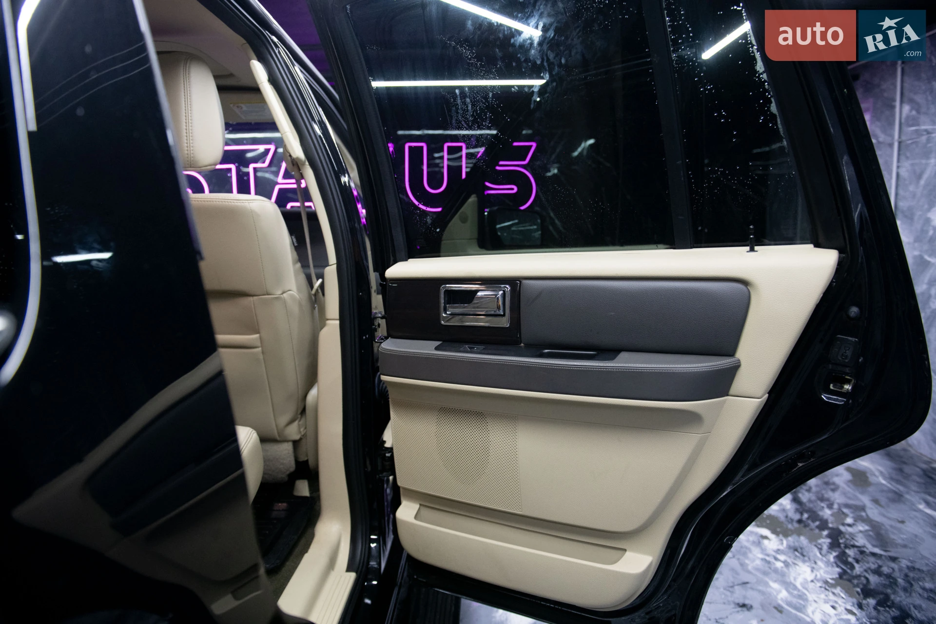 2015 Lincoln Navigator - мініатюра 81