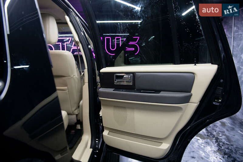 Позашляховик / Кросовер Lincoln Navigator 2015 в Львові фото 81 Позашляховик / Кросовер Lincoln Navigator 2015 в Львові