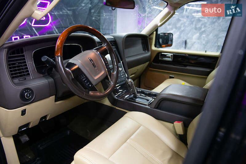 Позашляховик / Кросовер Lincoln Navigator 2015 в Львові фото 86 Позашляховик / Кросовер Lincoln Navigator 2015 в Львові