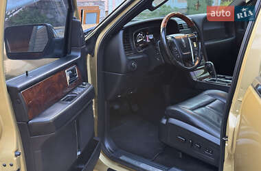 Внедорожник / Кроссовер Lincoln Navigator 2015 в 