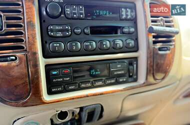 Позашляховик / Кросовер Lincoln Navigator 1998 в 