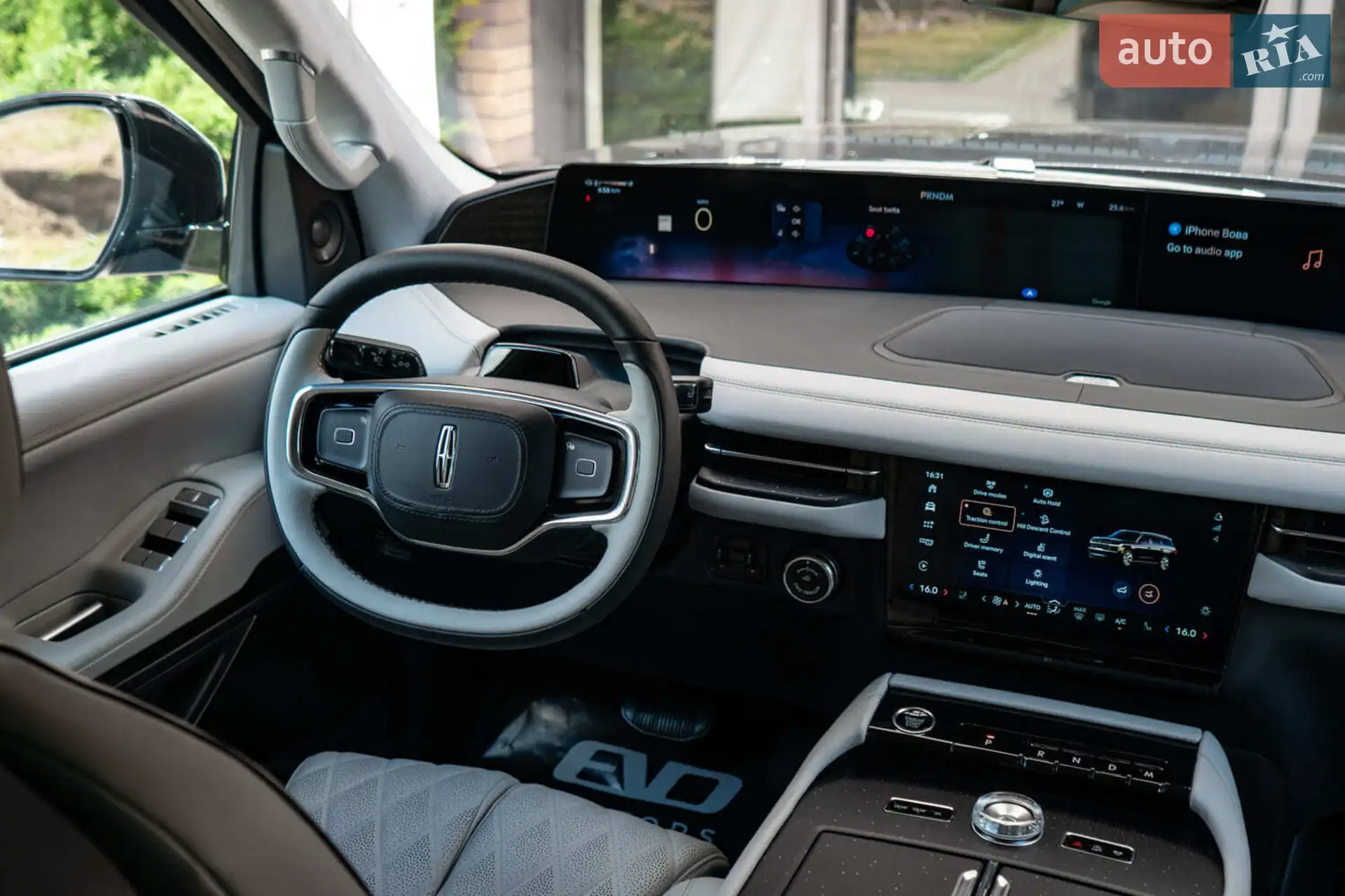 2025 Lincoln Navigator - мініатюра 40