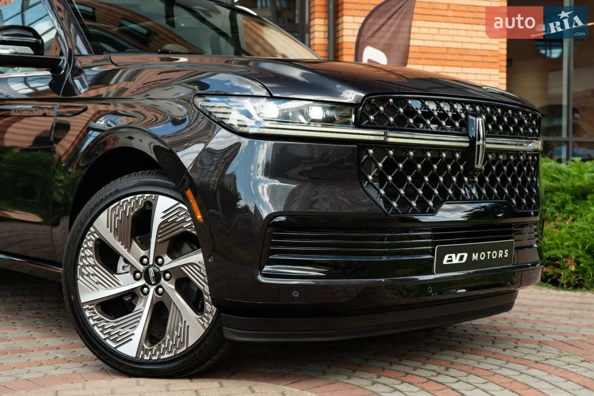 2025 Lincoln Navigator - мініатюра 17