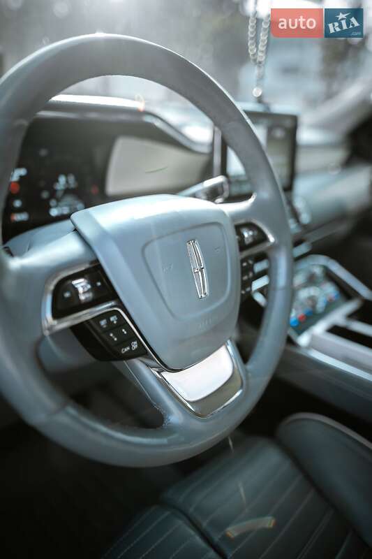 Позашляховик / Кросовер Lincoln Navigator 2021 в Ужгороді