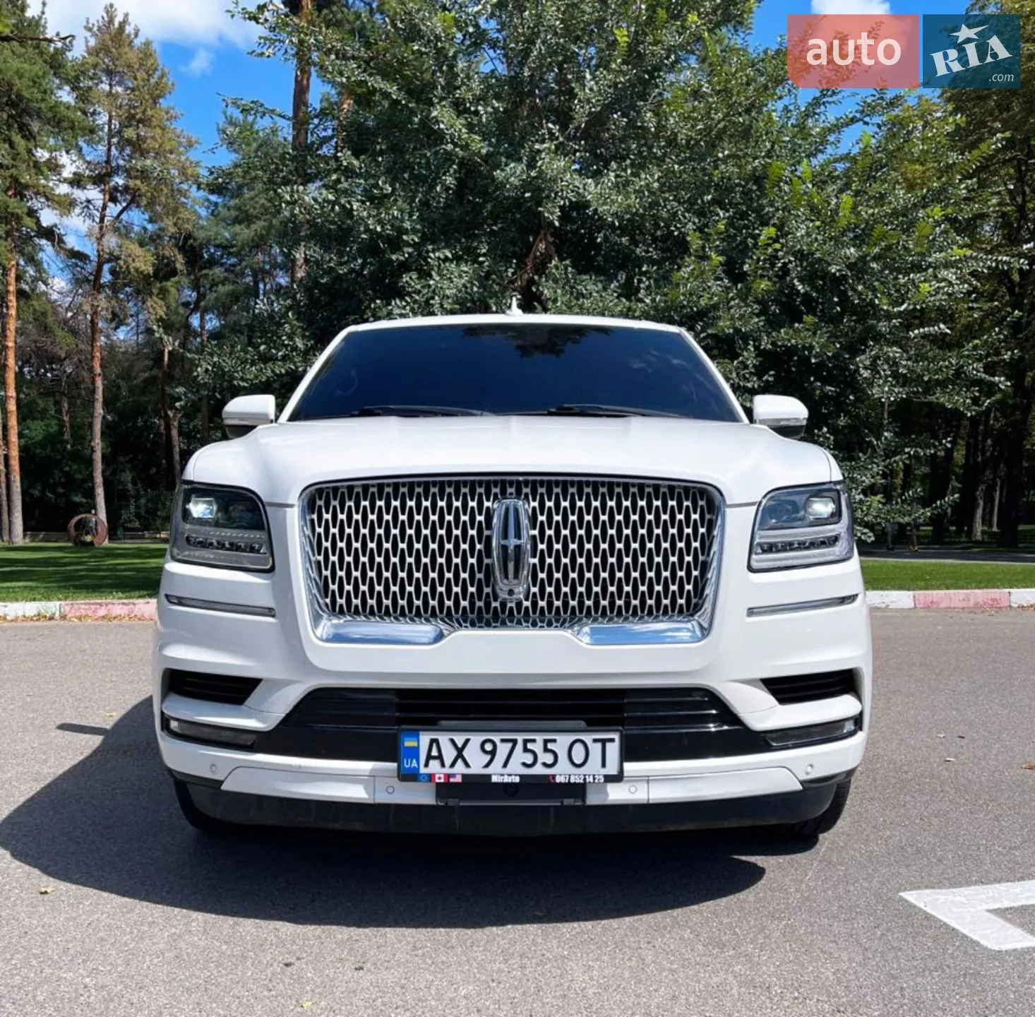 2019 Lincoln Navigator - мініатюра 3