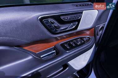 Внедорожник / Кроссовер Lincoln Navigator 2019 в 