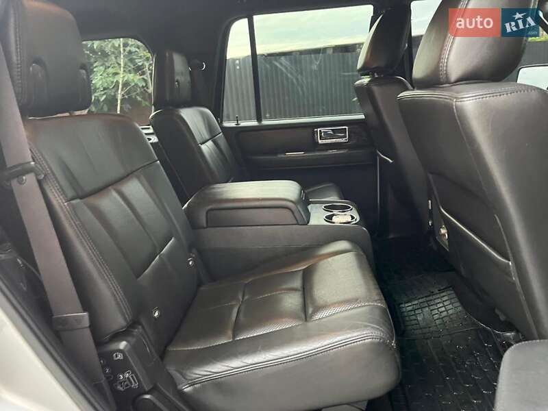 Позашляховик / Кросовер Lincoln Navigator 2010 в Києві