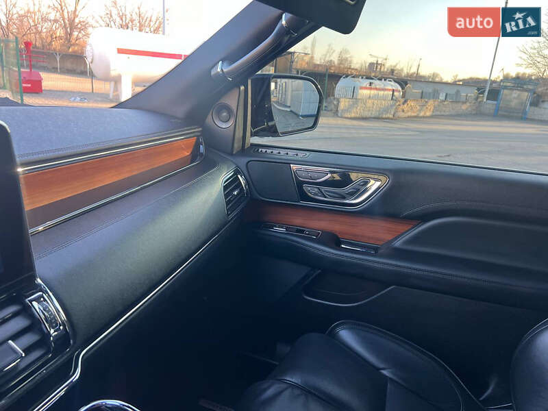 Внедорожник / Кроссовер Lincoln Navigator 2019 в Днепре фото 19 Внедорожник / Кроссовер Lincoln Navigator 2019 в Днепре