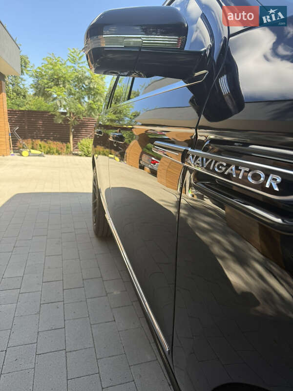 Позашляховик / Кросовер Lincoln Navigator 2020 в Володимирі фото 15 Позашляховик / Кросовер Lincoln Navigator 2020 в Володимирі