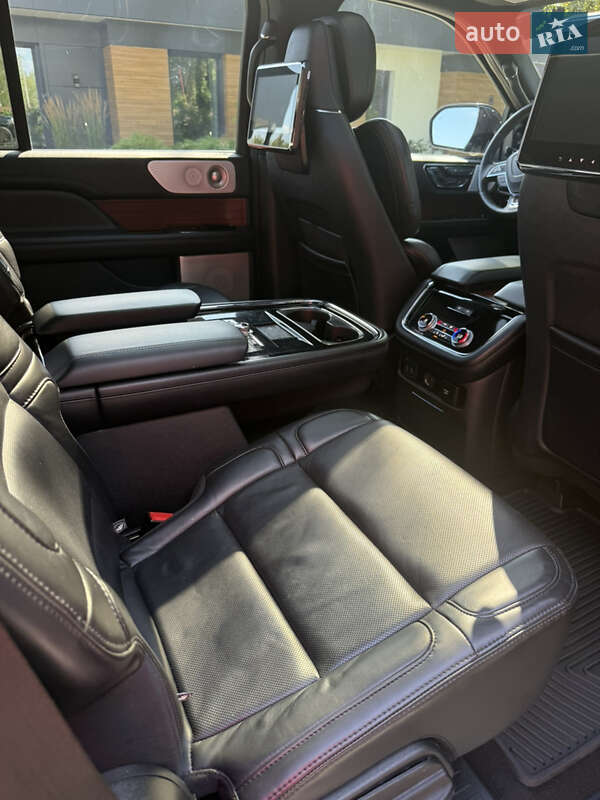 Позашляховик / Кросовер Lincoln Navigator 2020 в Володимирі фото 22 Позашляховик / Кросовер Lincoln Navigator 2020 в Володимирі
