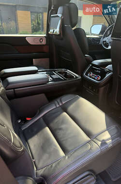 Внедорожник / Кроссовер Lincoln Navigator 2020 в 