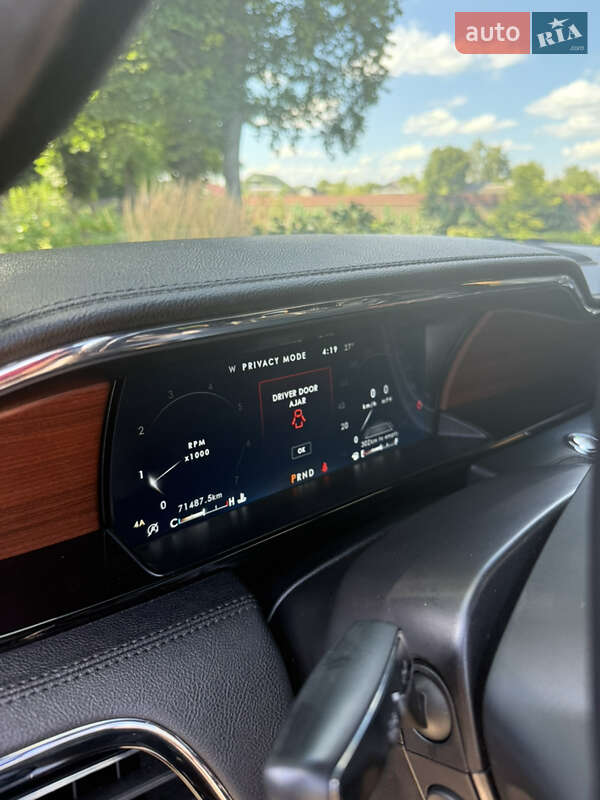 Позашляховик / Кросовер Lincoln Navigator 2020 в Володимирі фото 27 Позашляховик / Кросовер Lincoln Navigator 2020 в Володимирі