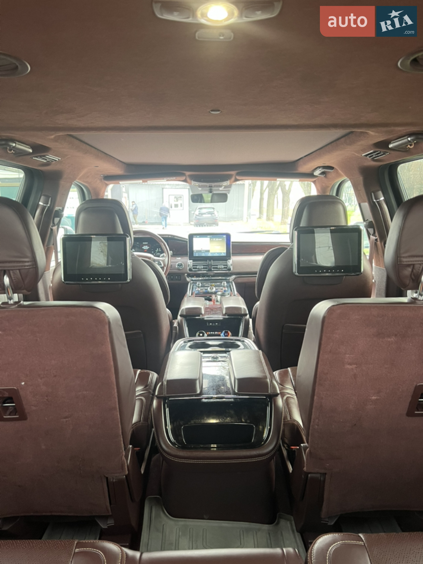 2018 Lincoln Navigator - мініатюра 12