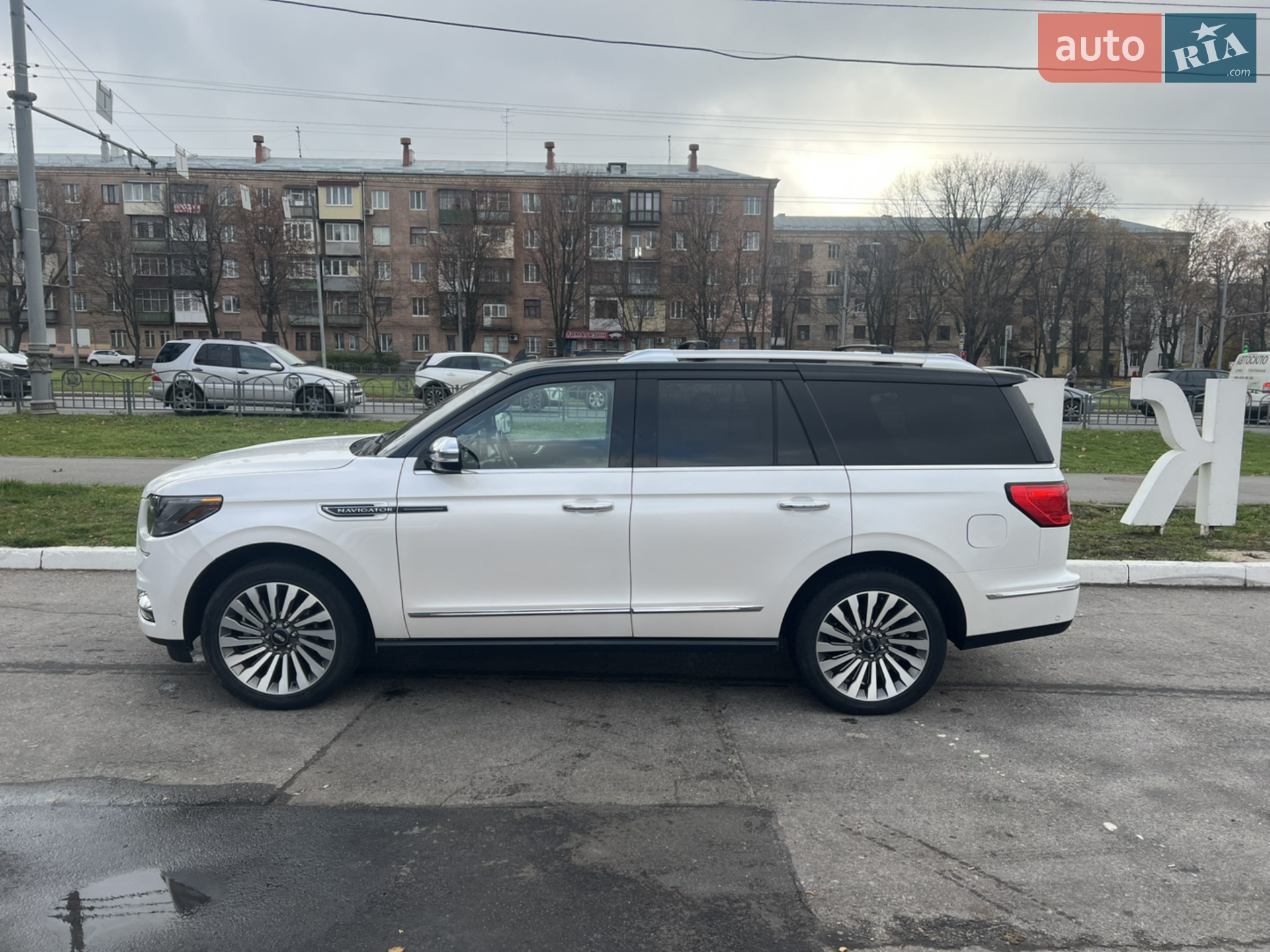 2018 Lincoln Navigator - мініатюра 9
