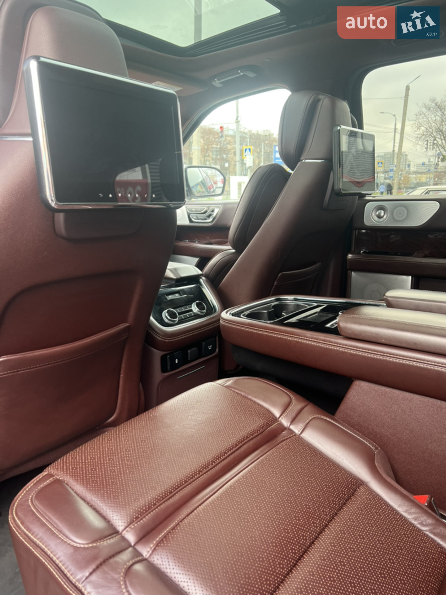 2018 Lincoln Navigator - мініатюра 17