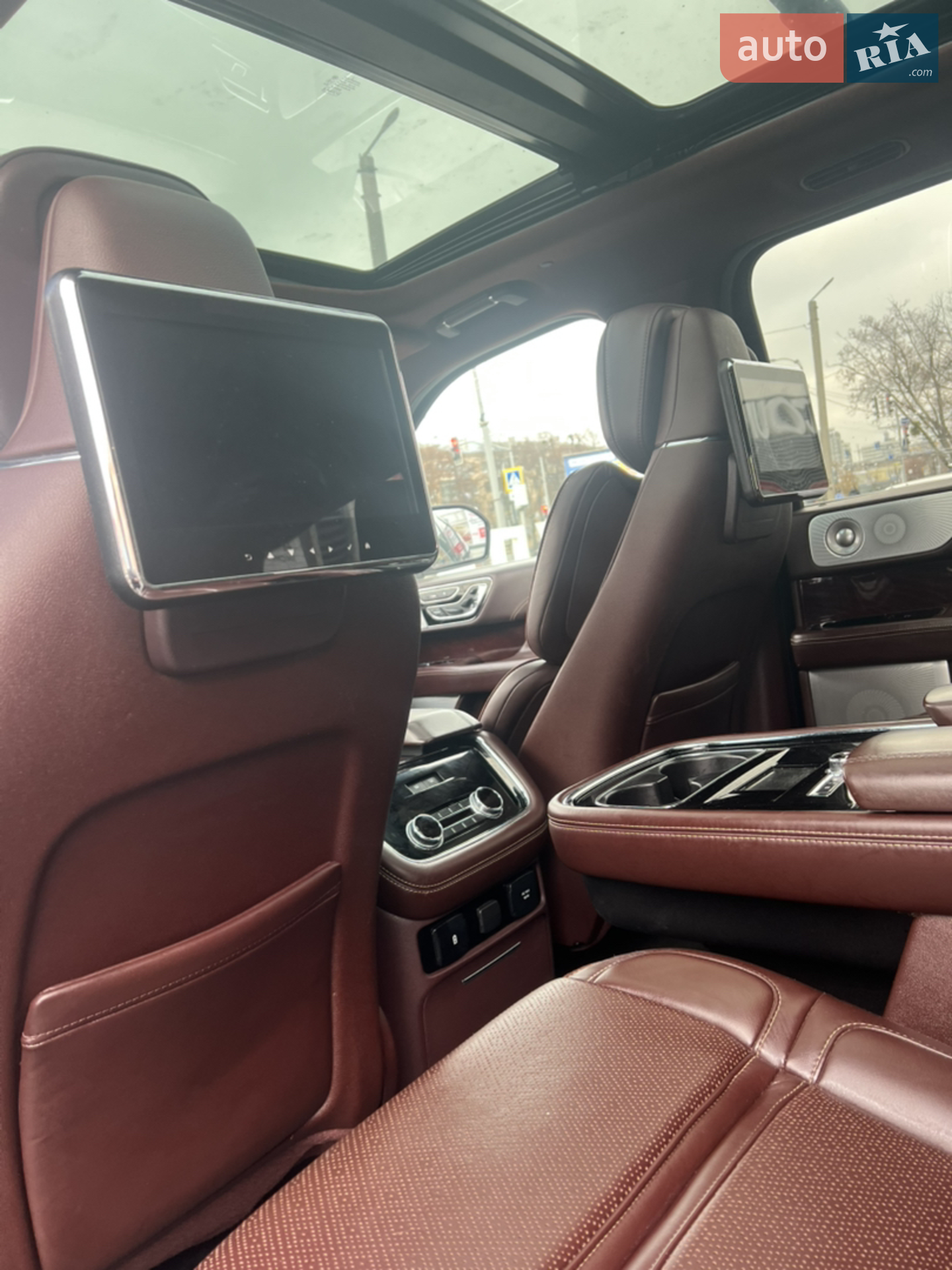2018 Lincoln Navigator - мініатюра 16