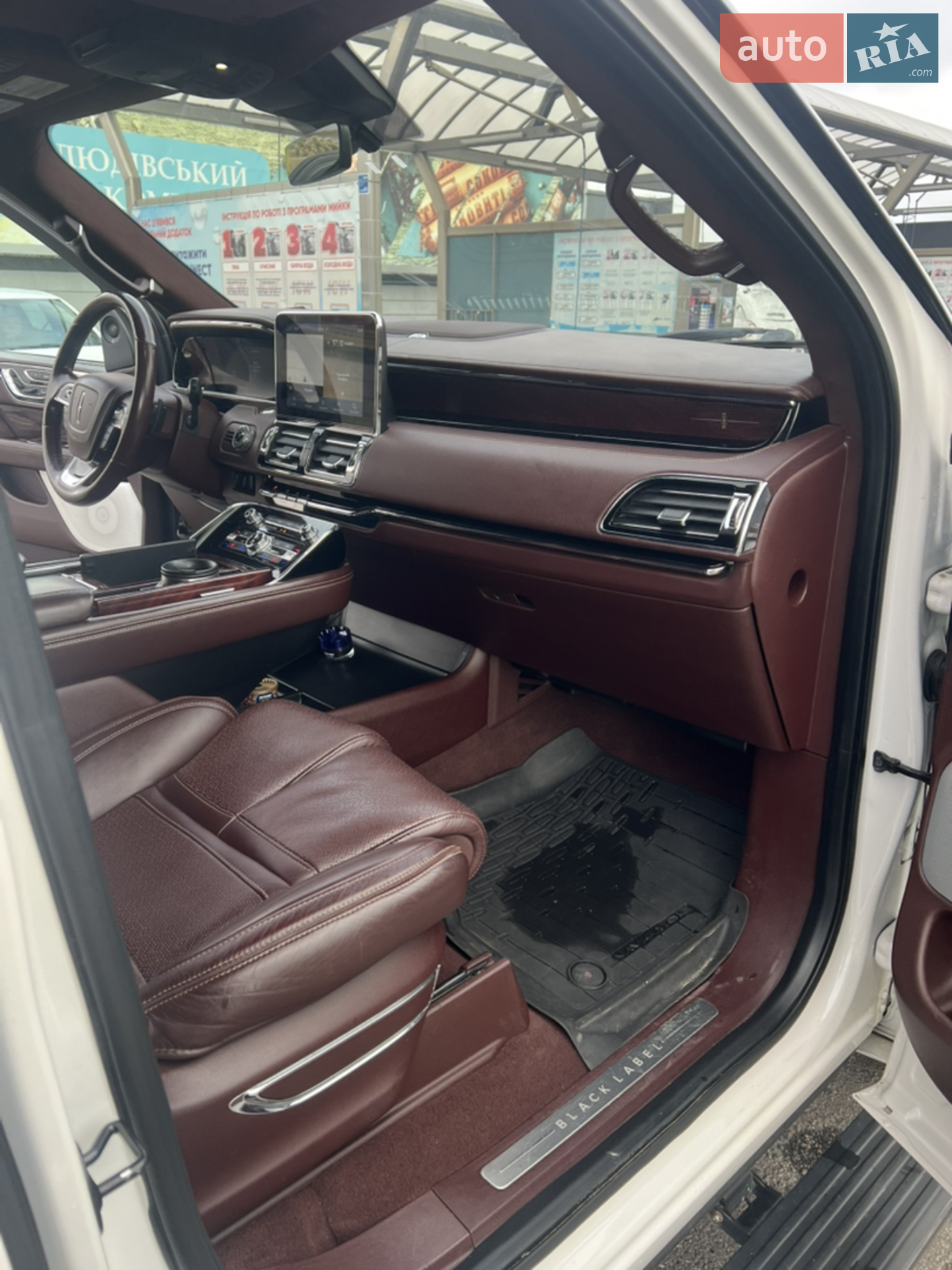2018 Lincoln Navigator - мініатюра 22