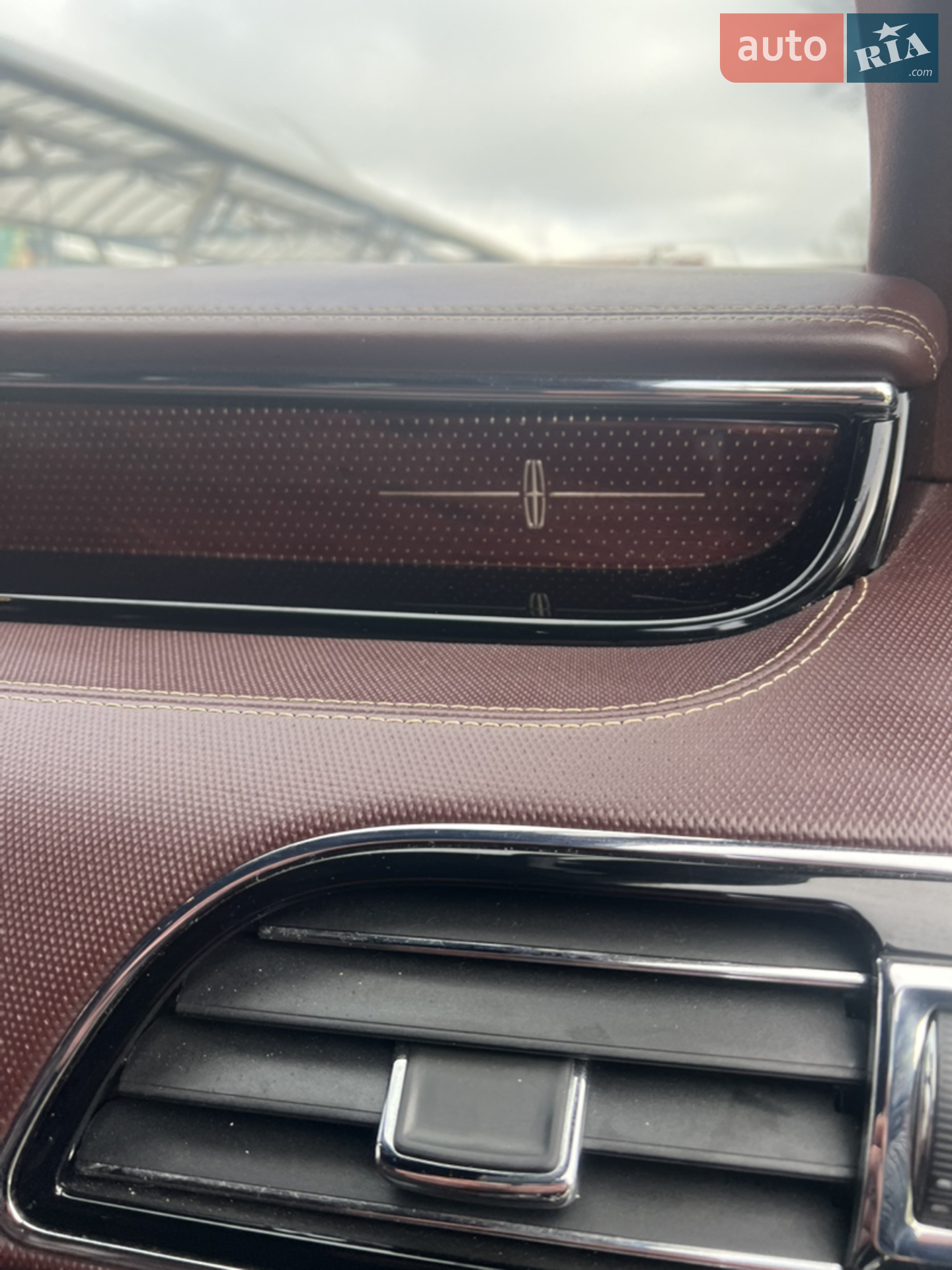 2018 Lincoln Navigator - мініатюра 25