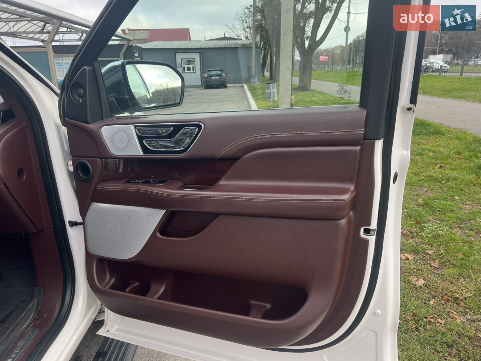 2018 Lincoln Navigator - мініатюра 24