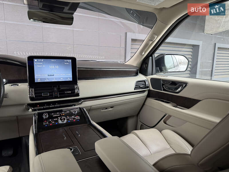 Внедорожник / Кроссовер Lincoln Navigator 2018 в Киеве фото 18 Внедорожник / Кроссовер Lincoln Navigator 2018 в Киеве