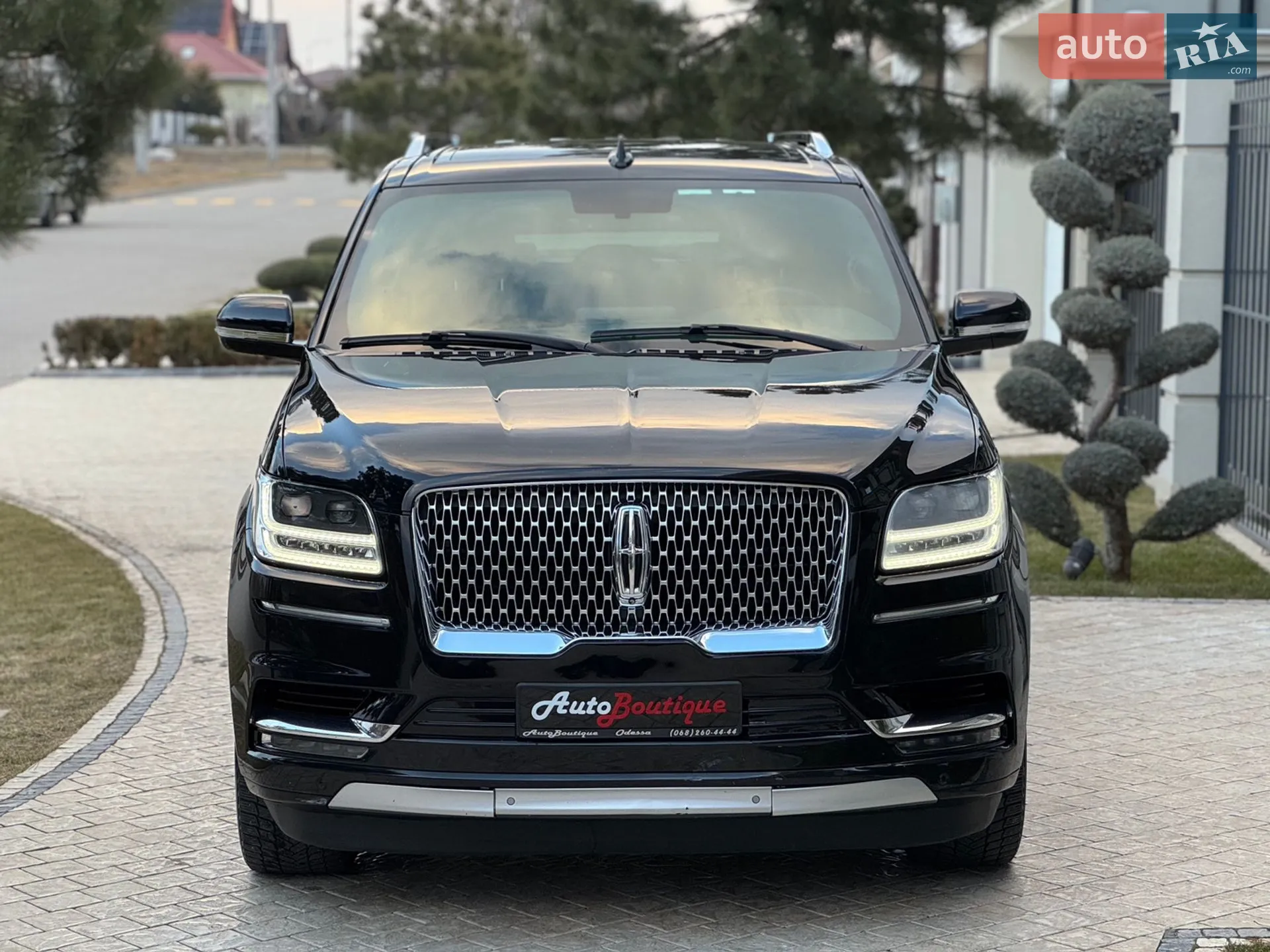 2017 Lincoln Navigator - мініатюра 2