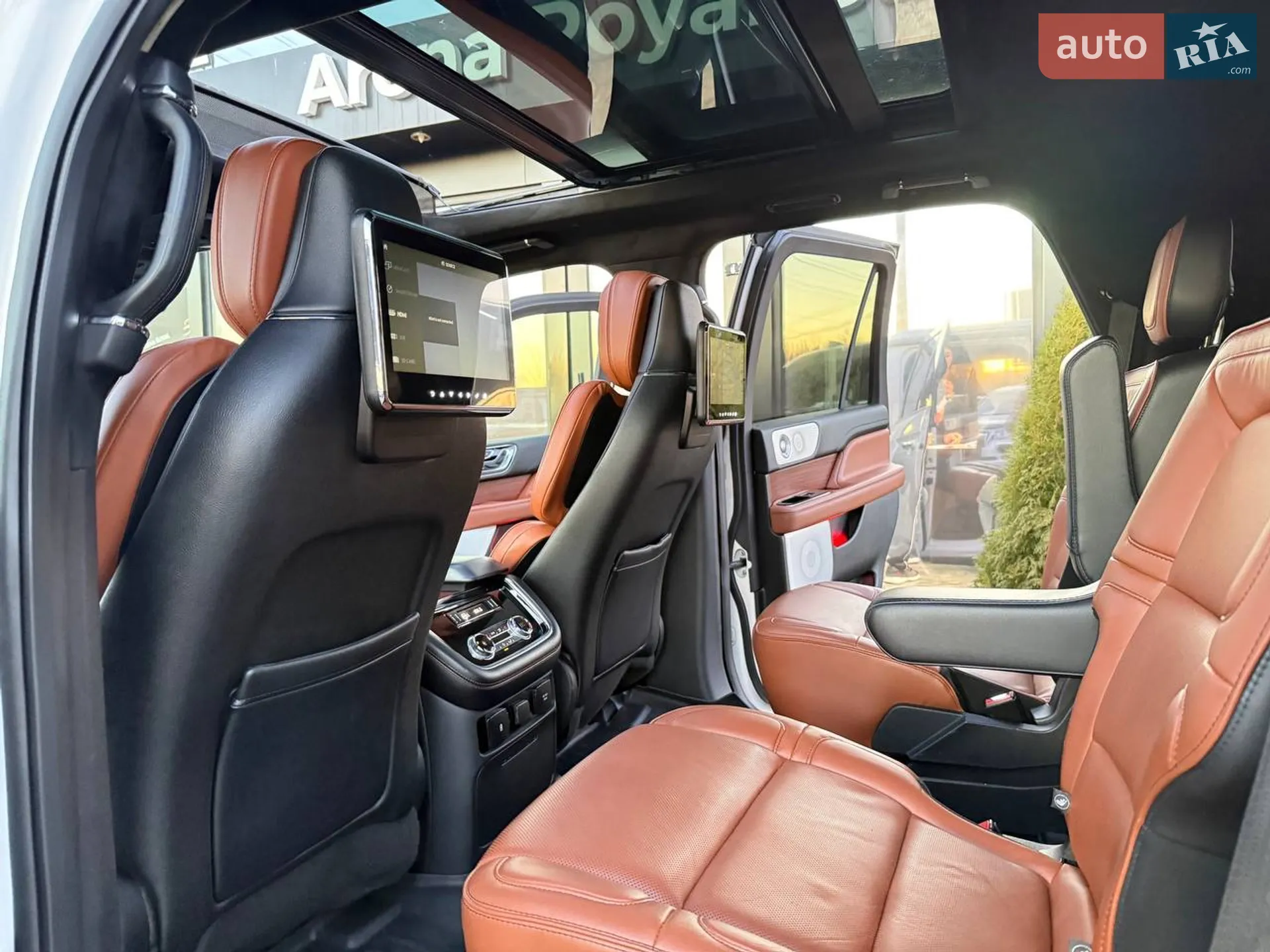 2018 Lincoln Navigator - мініатюра 18