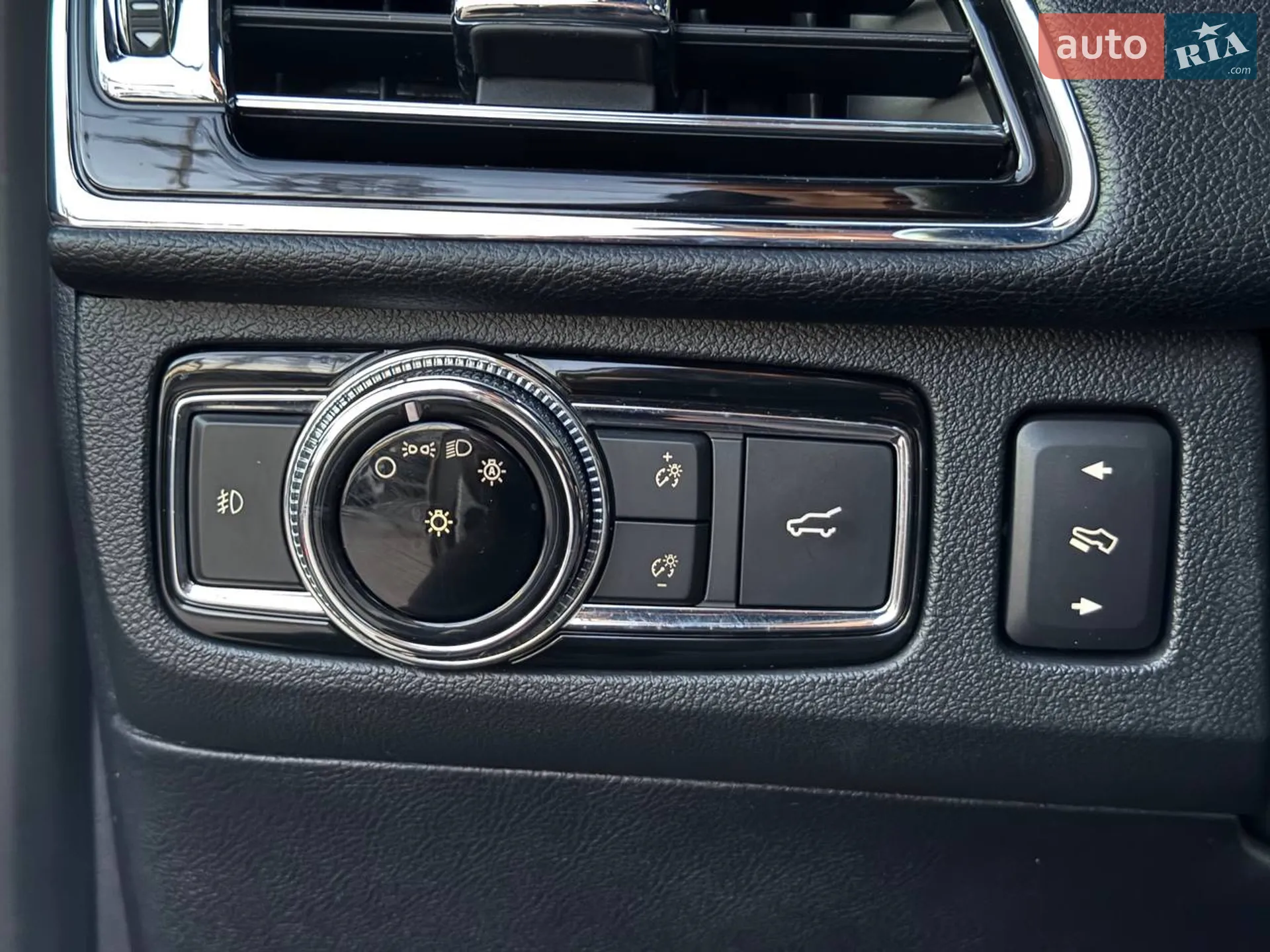 2018 Lincoln Navigator - мініатюра 37