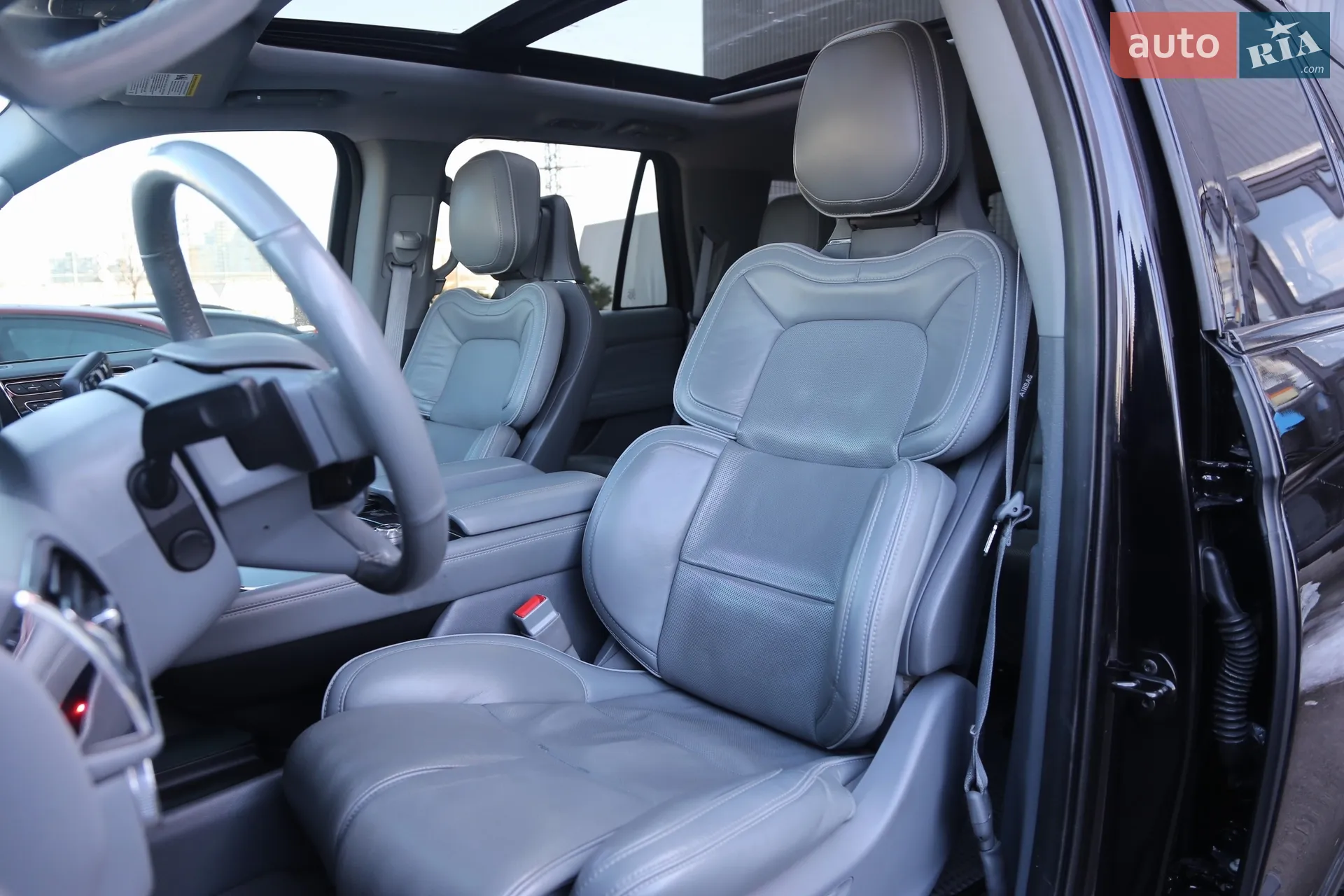 2019 Lincoln Navigator - мініатюра 9