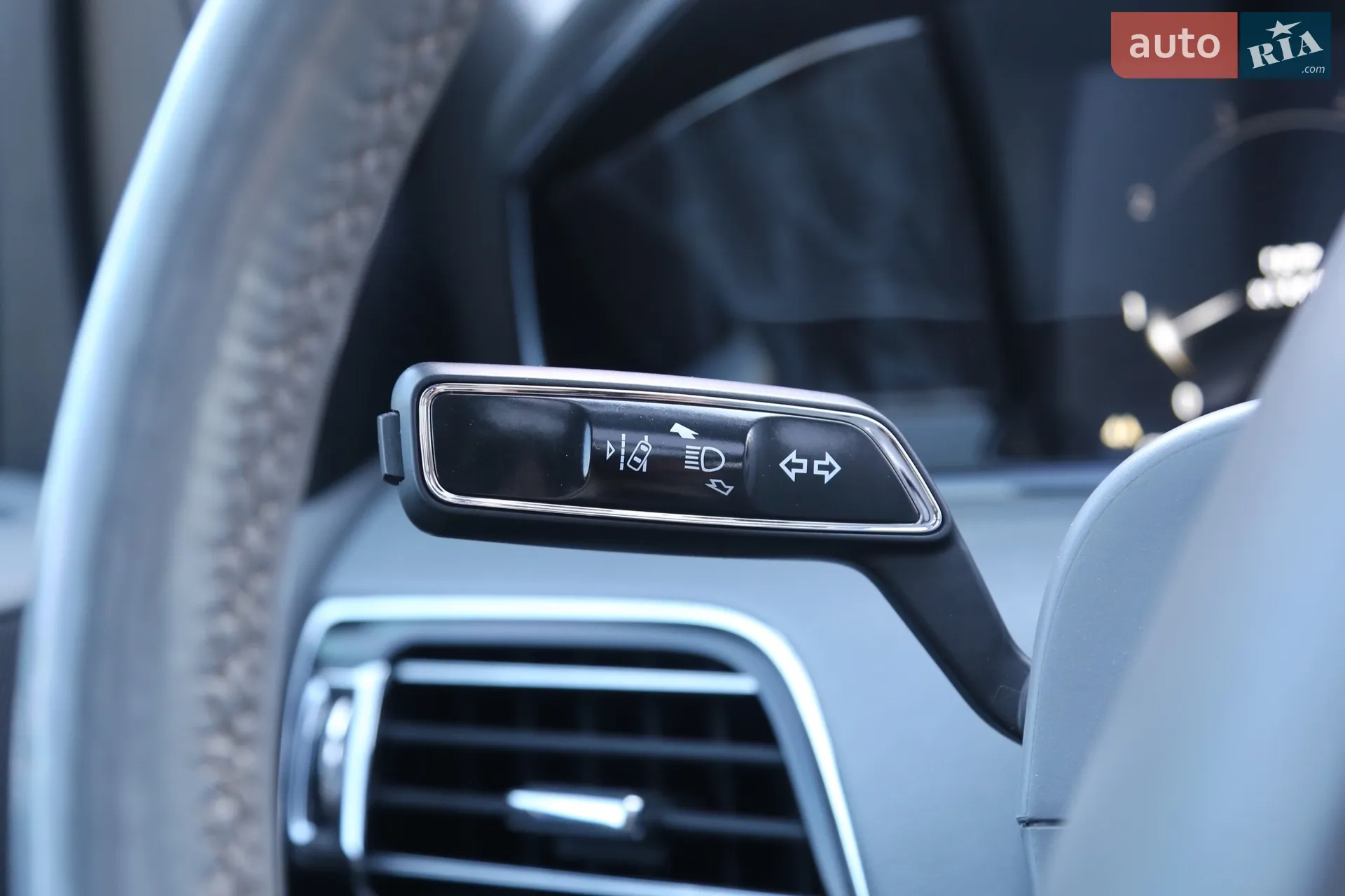 2019 Lincoln Navigator - мініатюра 24