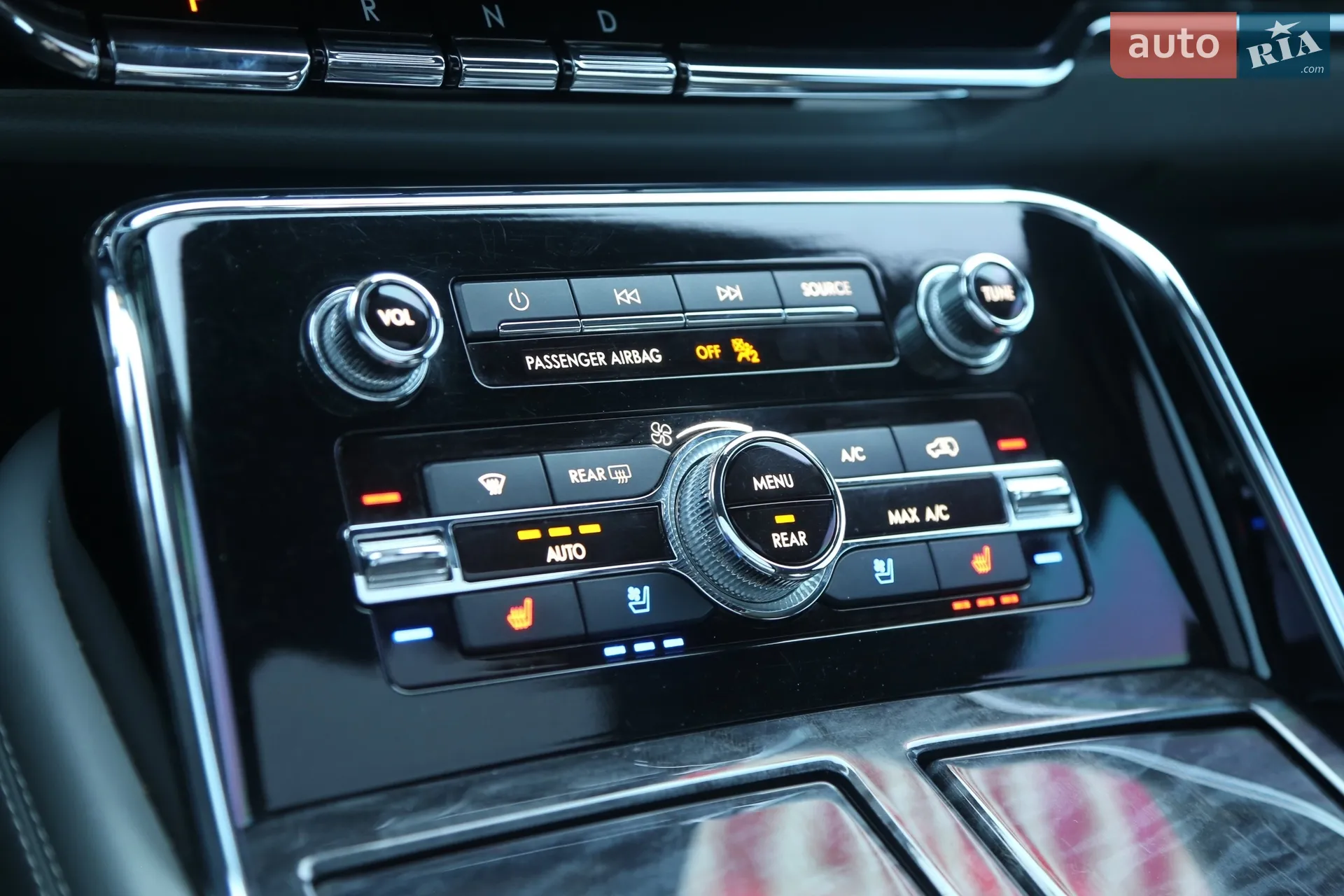 2019 Lincoln Navigator - мініатюра 34