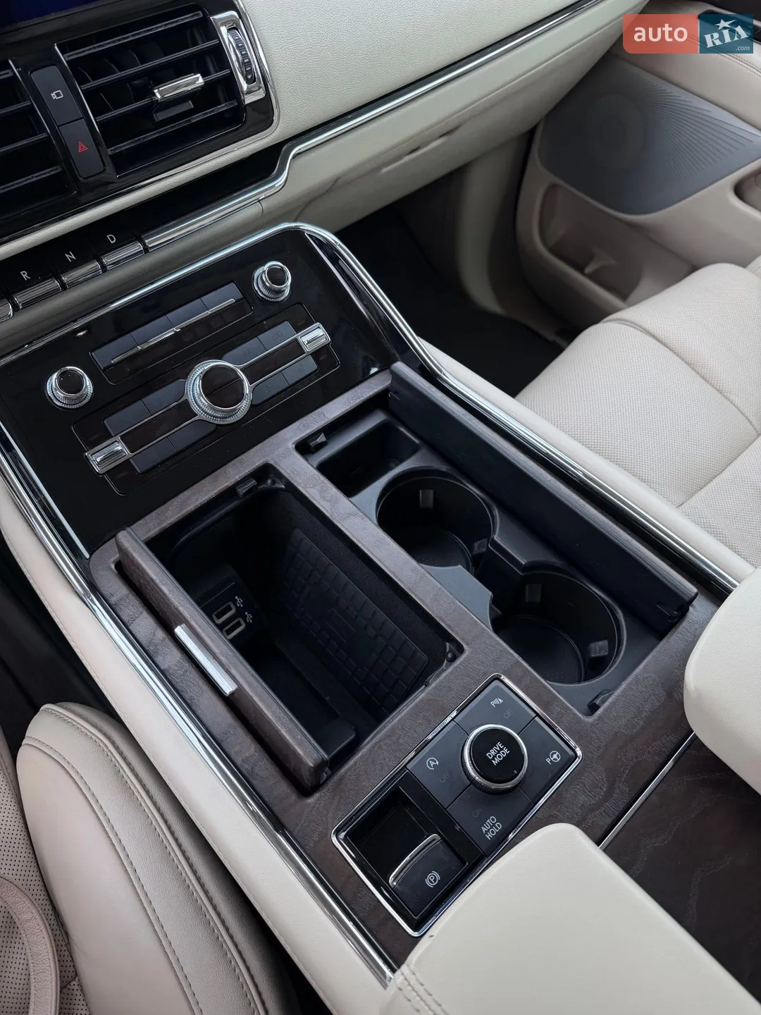2018 Lincoln Navigator - мініатюра 13