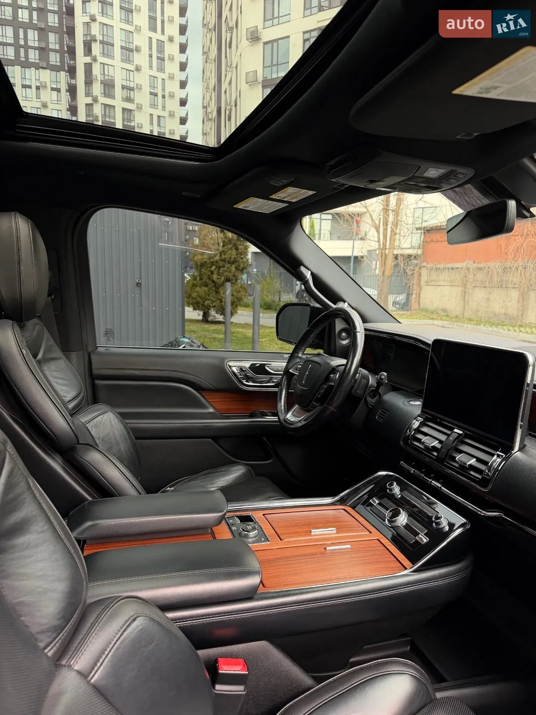 2018 Lincoln Navigator - мініатюра 36