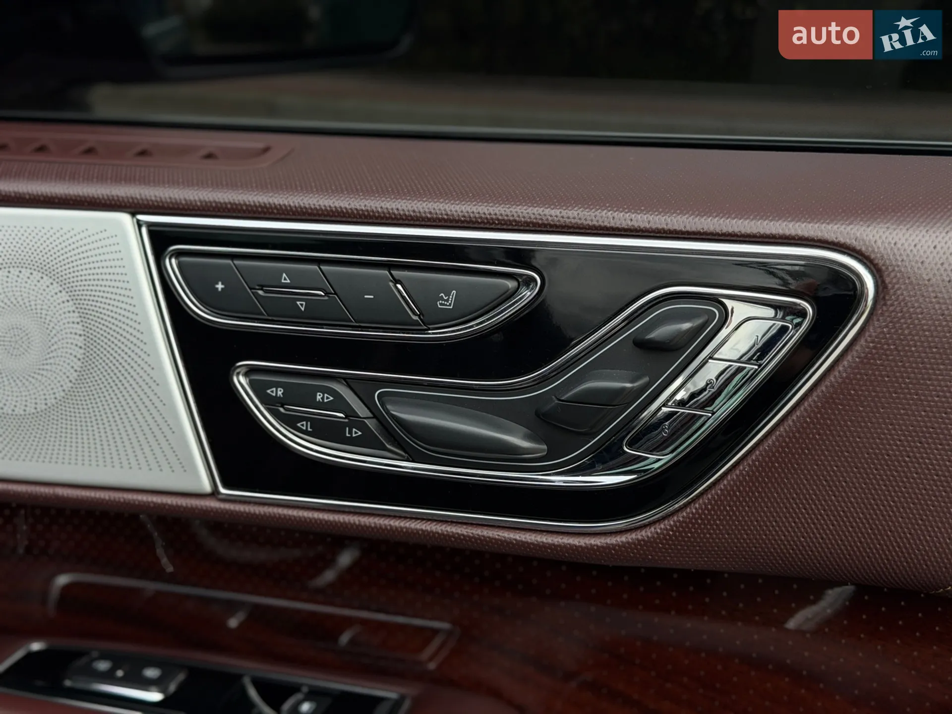 2018 Lincoln Navigator - мініатюра 48