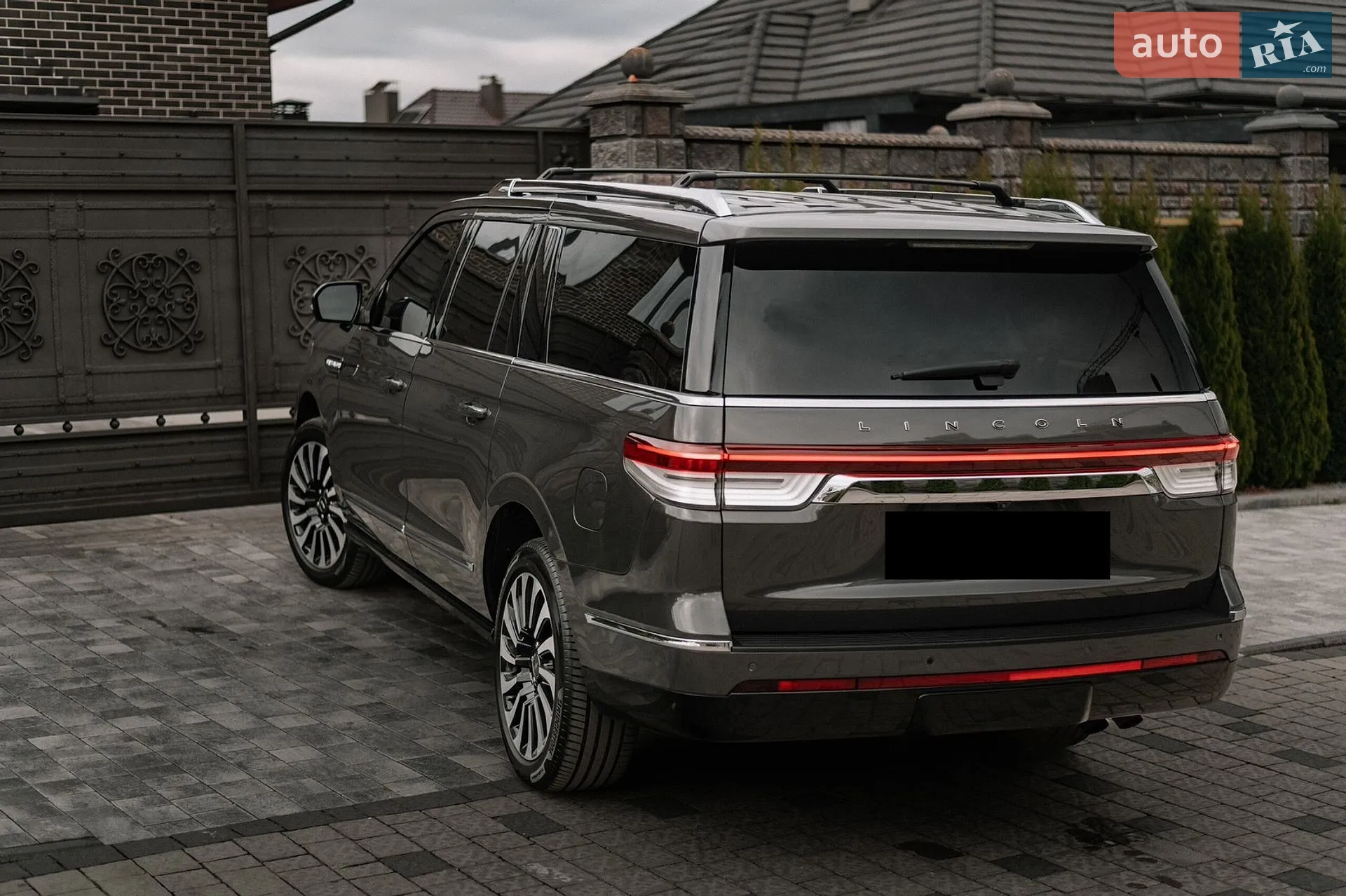 2022 Lincoln Navigator - мініатюра 10