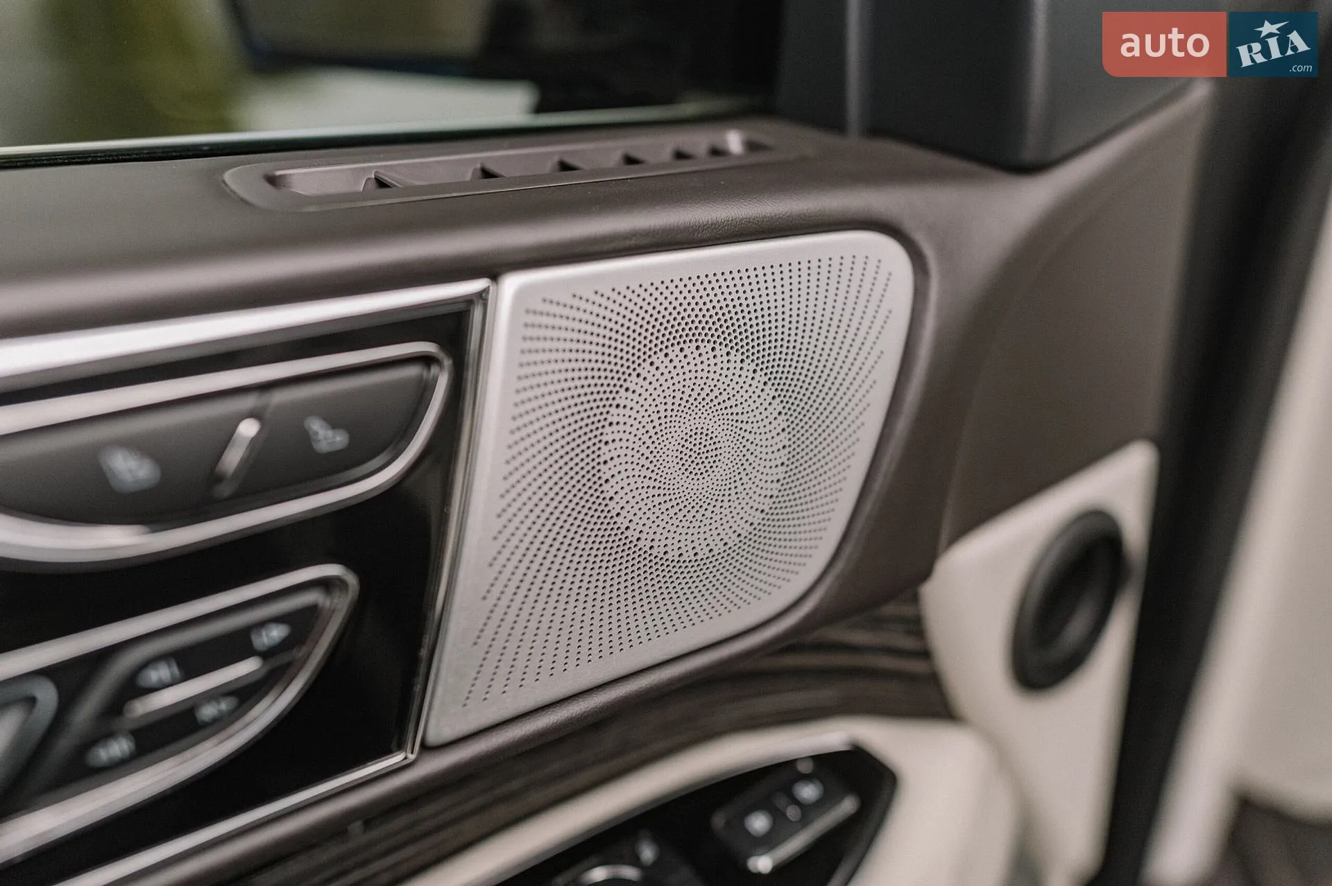 2022 Lincoln Navigator - мініатюра 32