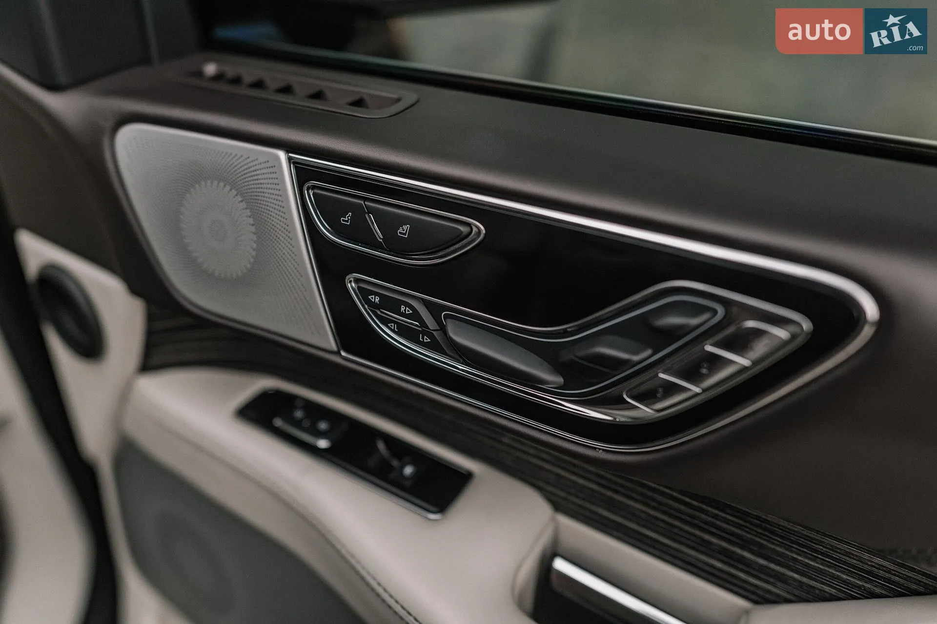 2022 Lincoln Navigator - мініатюра 62