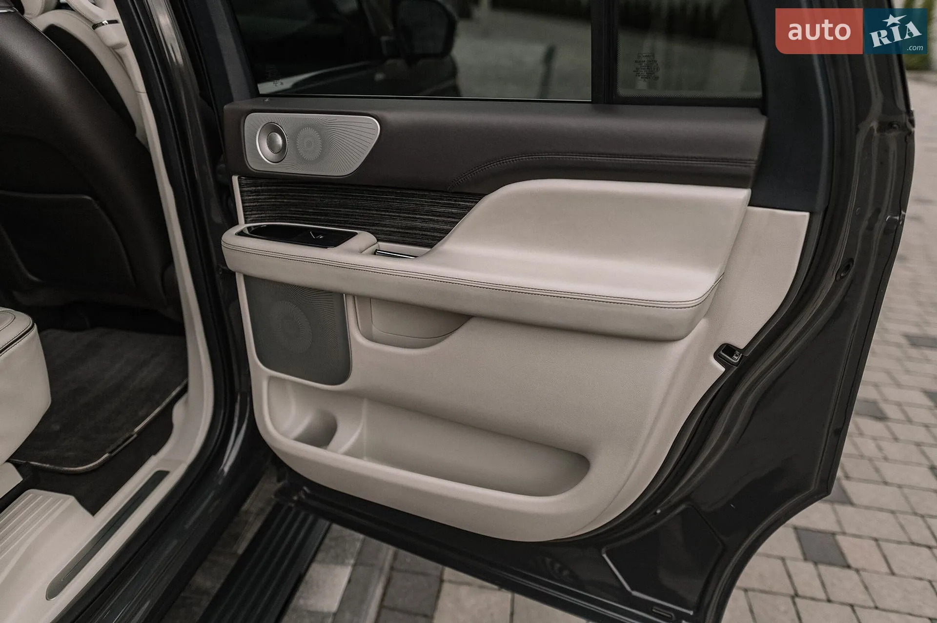 2022 Lincoln Navigator - мініатюра 67