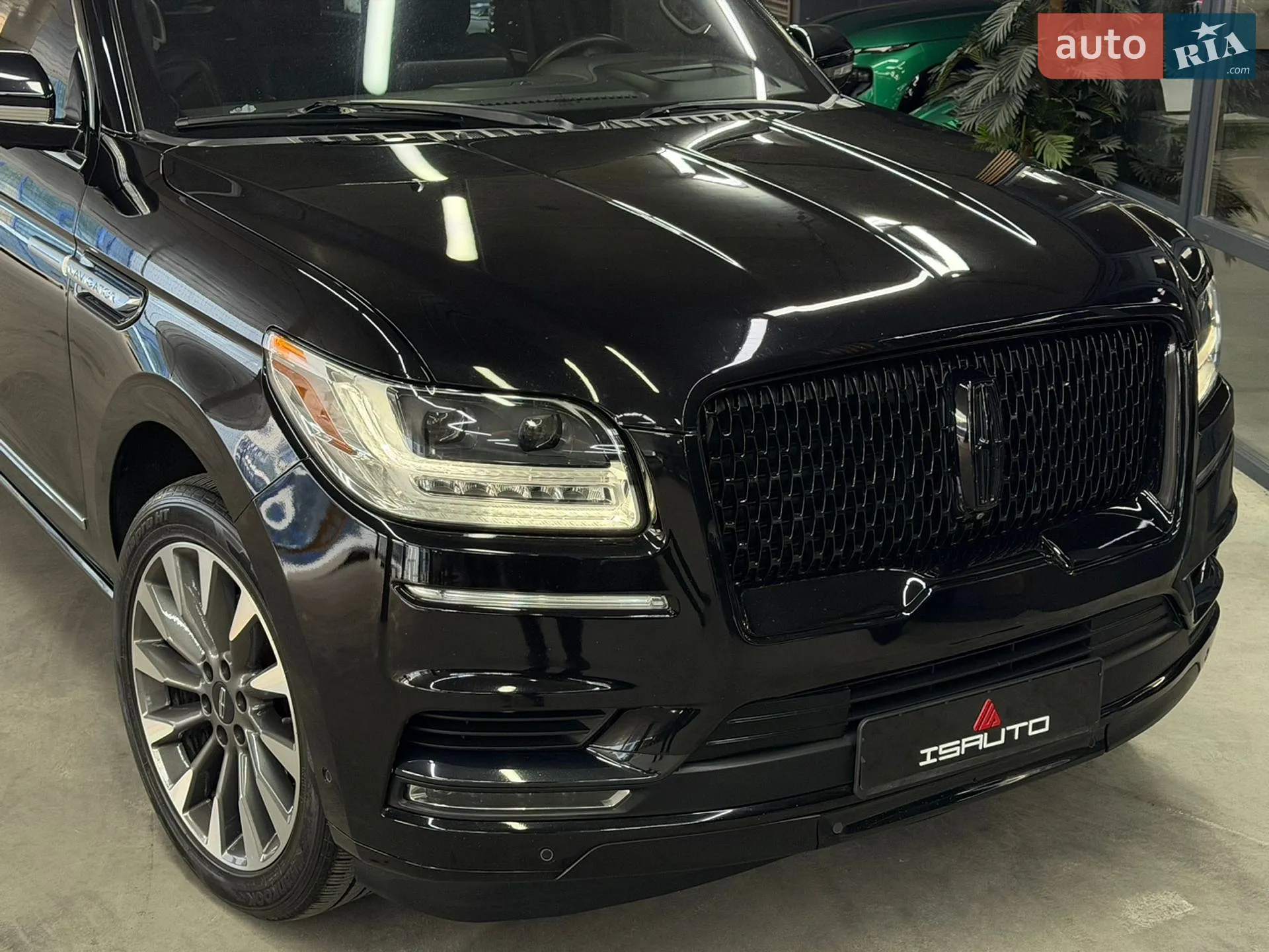 2019 Lincoln Navigator - мініатюра 3