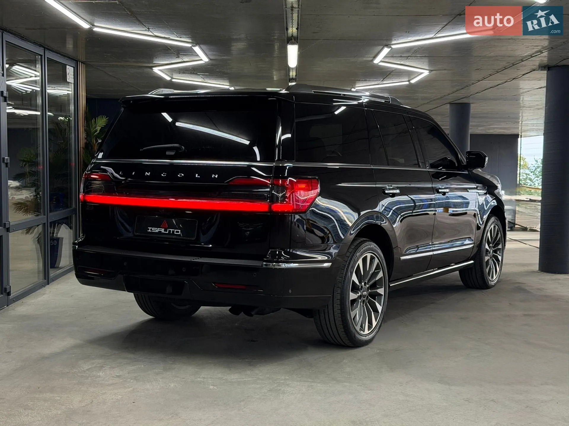 2019 Lincoln Navigator - мініатюра 16