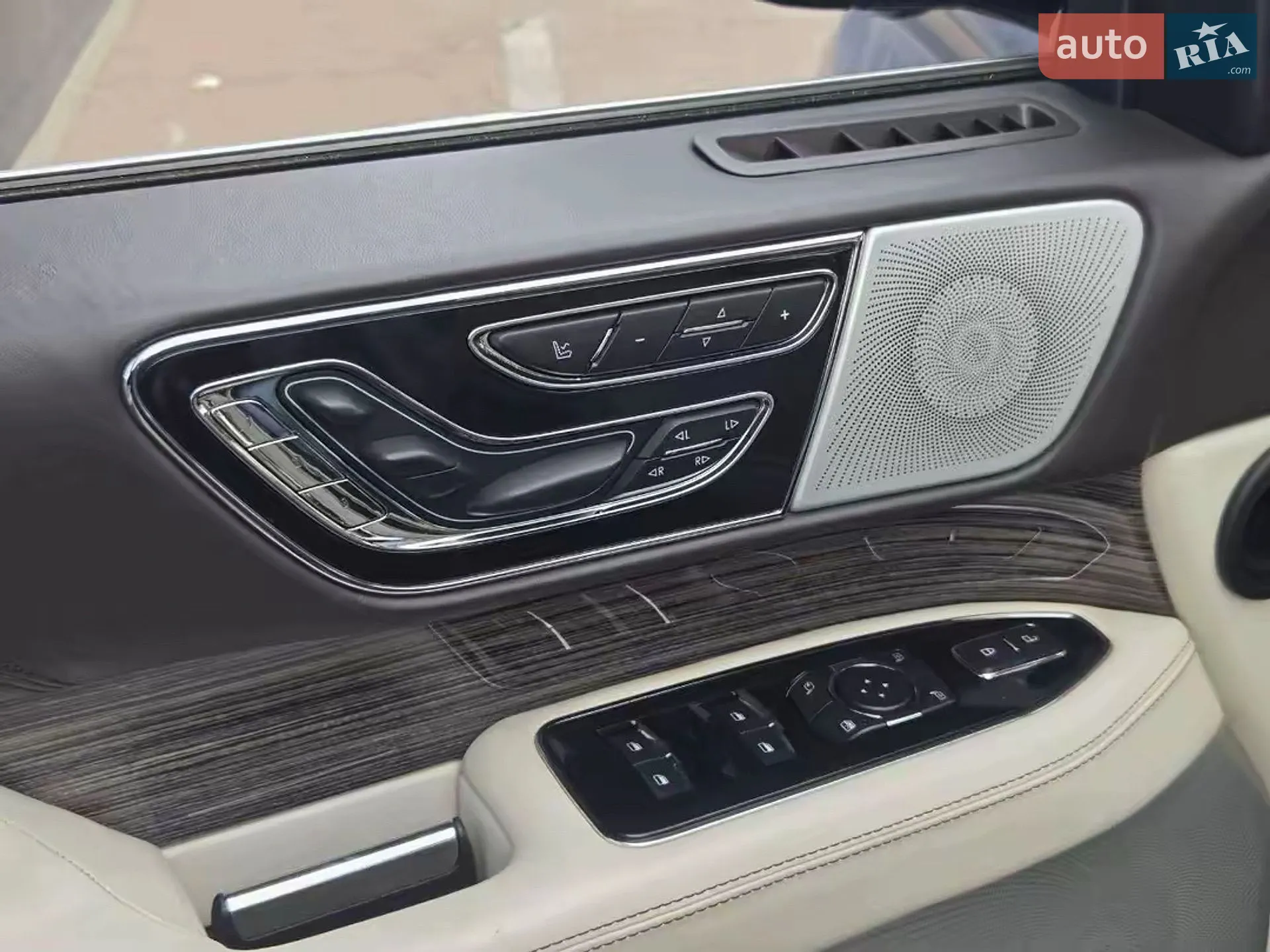 2020 Lincoln Navigator - мініатюра 17