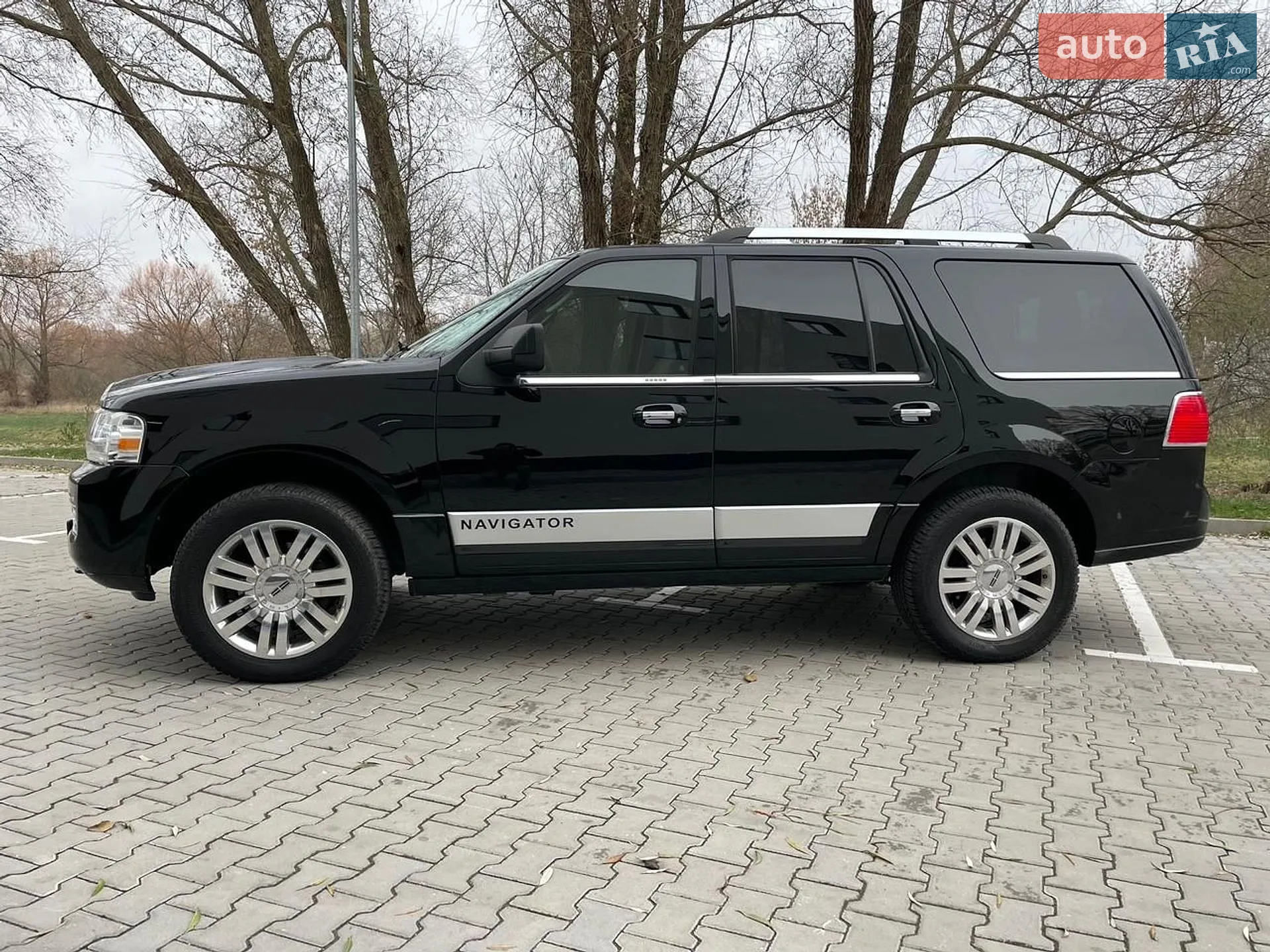 2011 Lincoln Navigator - мініатюра 2