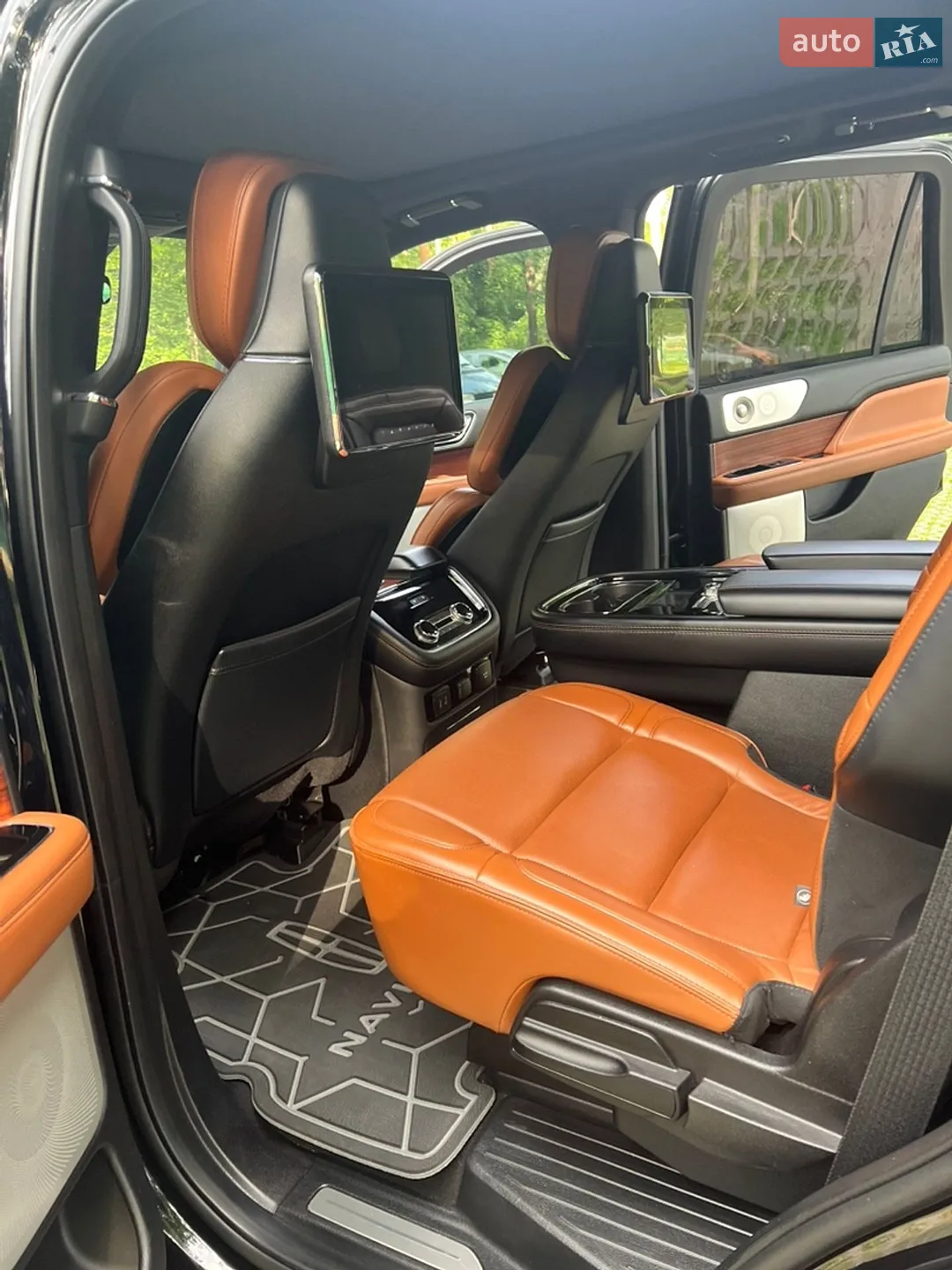 2019 Lincoln Navigator - мініатюра 48