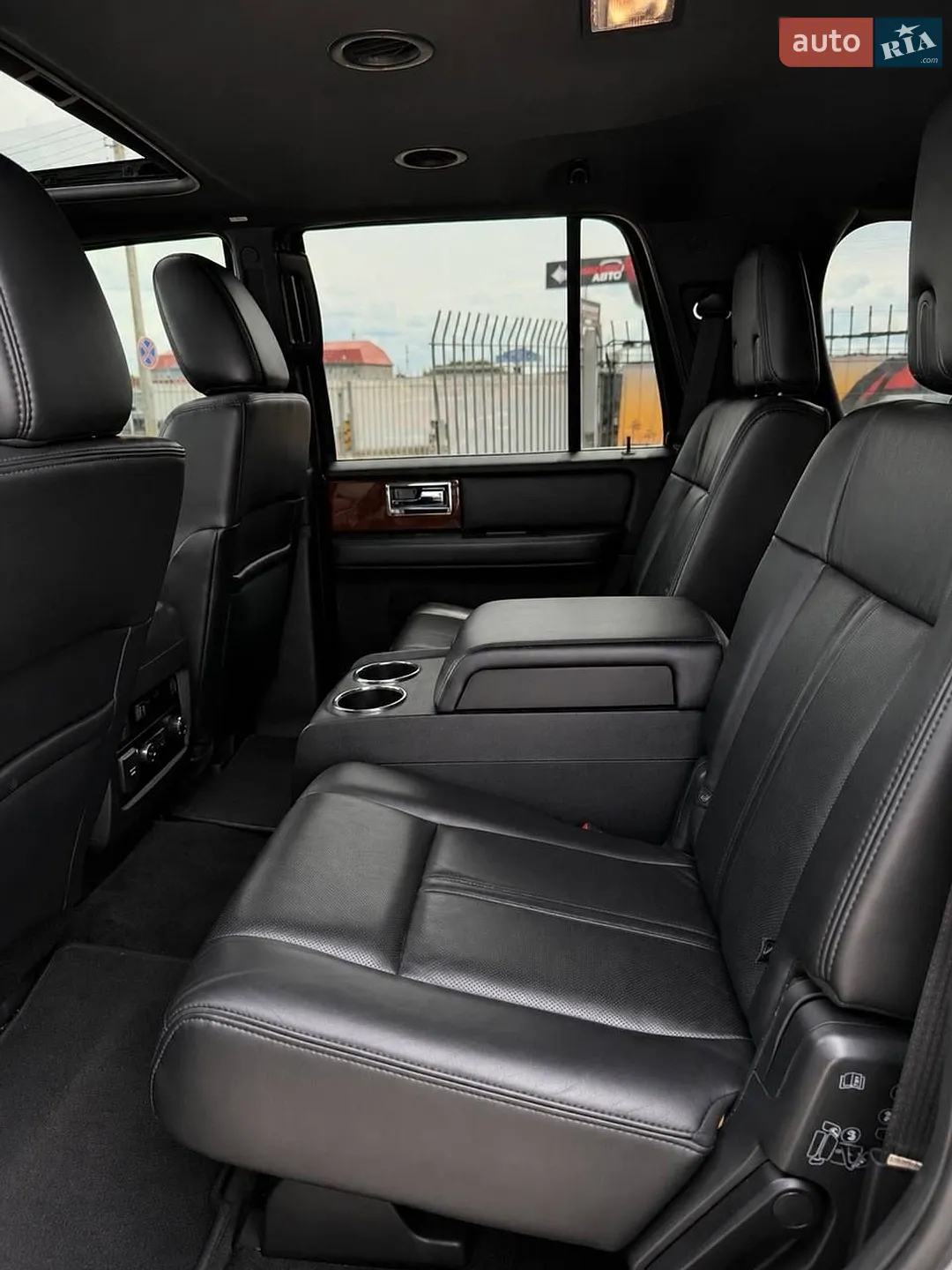 2014 Lincoln Navigator - мініатюра 17