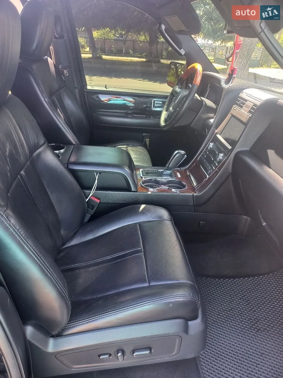 2016 Lincoln Navigator - мініатюра 9