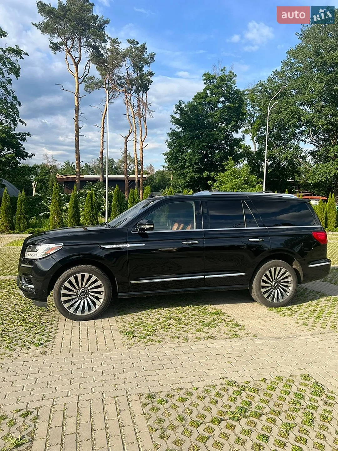2019 Lincoln Navigator - мініатюра 4