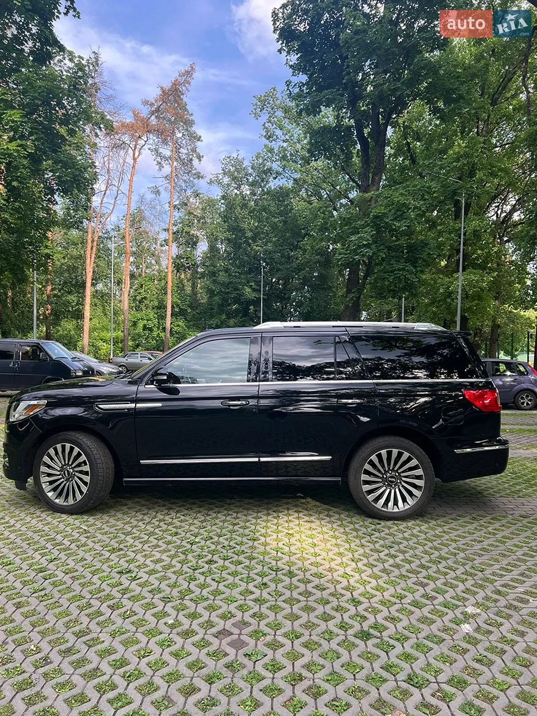 2019 Lincoln Navigator - мініатюра 14