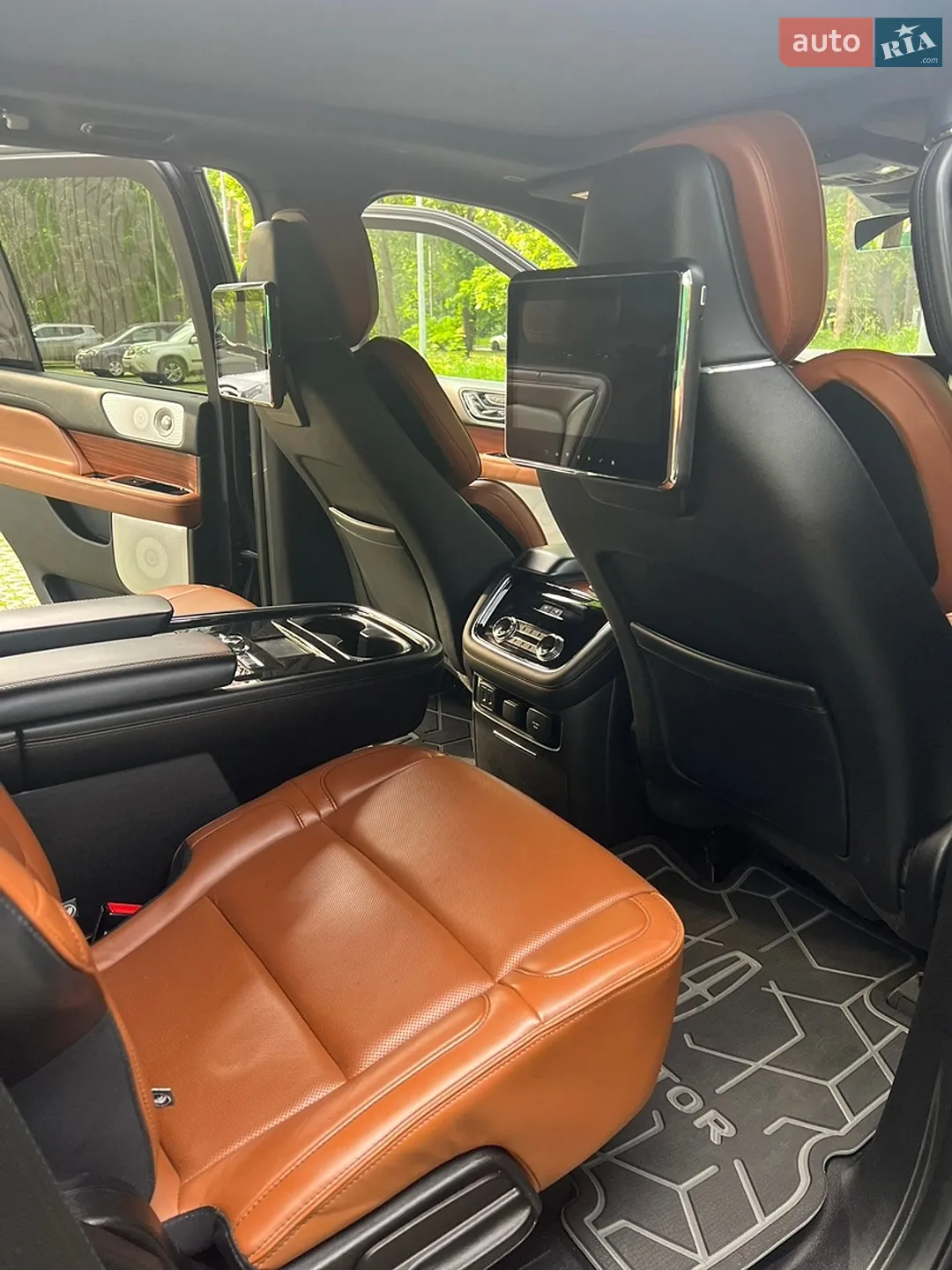 2019 Lincoln Navigator - мініатюра 39