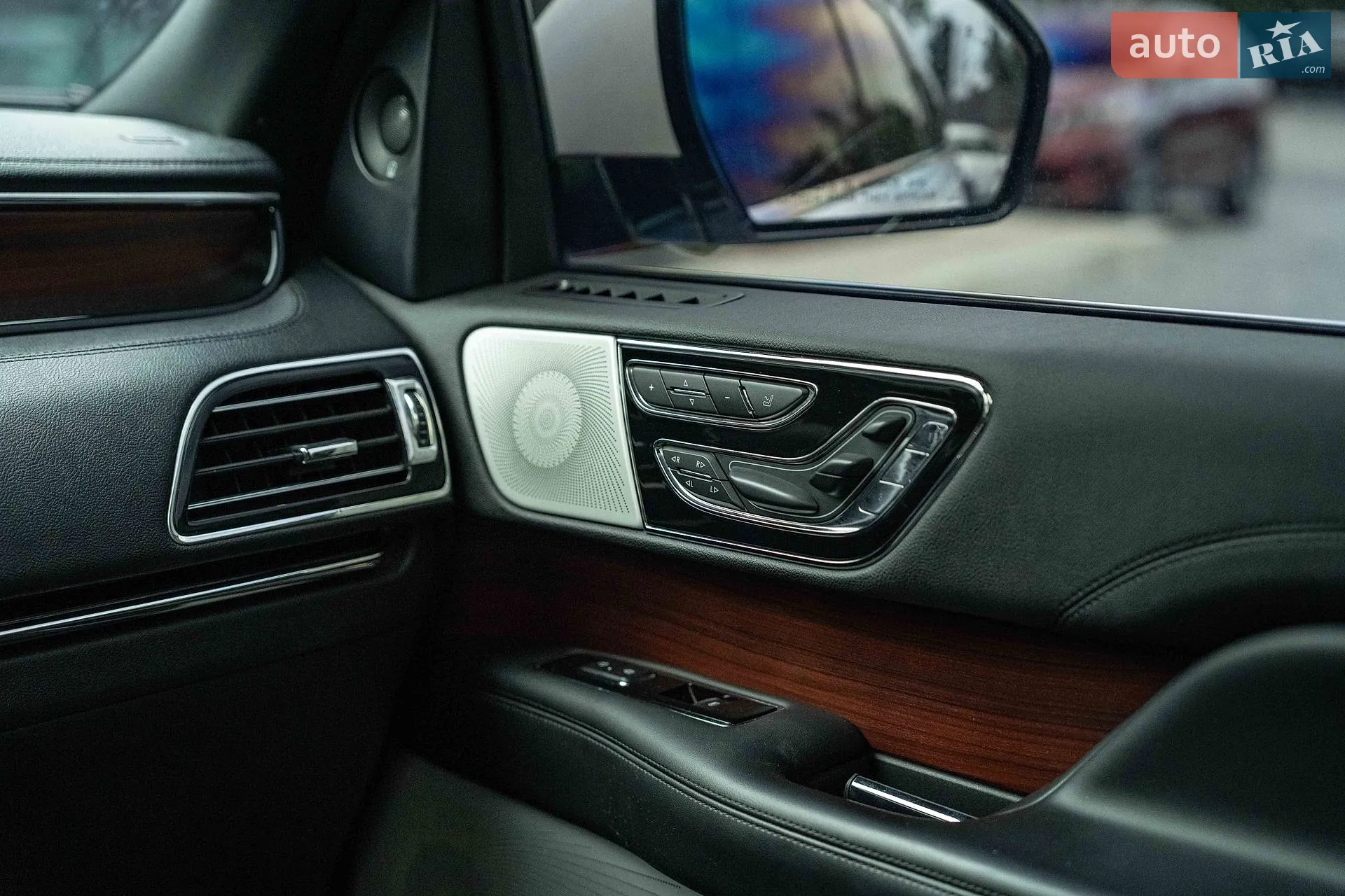 2020 Lincoln Navigator - мініатюра 41